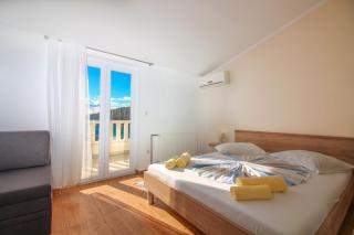 Goles apartments-First row to the sea - Rogoznica - 2