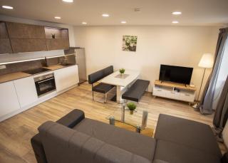 Modern Old Town Apartment - 9