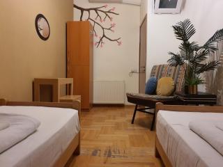 Envoy Hostel and Tours - Tbilisi - 1