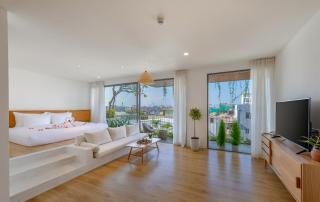 Prana Boutique Hotel and Apartments - 8