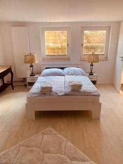 Souterrain Zimmer mit separatem Eingang und Bad - 1