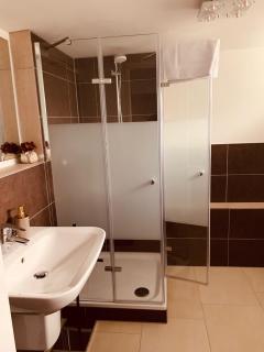 Souterrain Zimmer mit separatem Eingang und Bad - 6