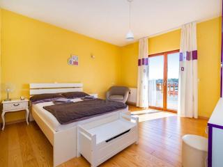 Delightful Apartment in Radovin with Garden - Radovin - 6