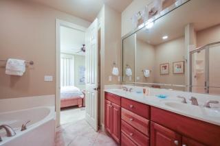 Gulf Place Courtyard - 9