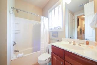 Gulf Place Courtyard - 3