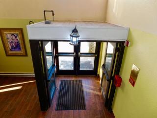 Americas Best Value Inn & Suites Anchorage Airport - 1