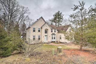 Blue Mtn Lake Family House, Steps to Beach! - 8