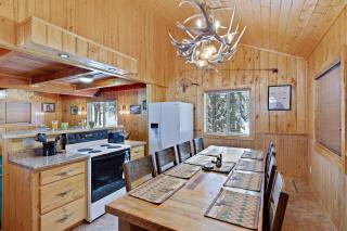 Restoration Pines by KABINO Hot Tub Big Garage Yard Fire Pit Swingset Foosball WiFi Grill - Island Park - 0