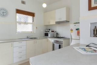 B6 Crawley Apartment 1 BRM & Sleepout near UWA - Perth - 7