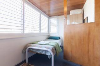 B8 Crawley Apartment 1 BRM & Sleepout near UWA - Perth - 6