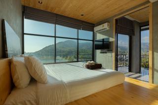 Sara's Nest - Top Floor Seaview apartments - 8