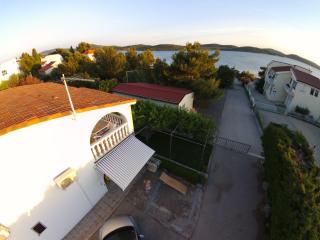 Apartments Vila Leona - Pirovac - 3