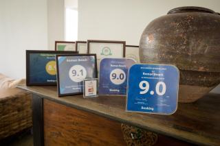 Roman Beach Hotel - 8