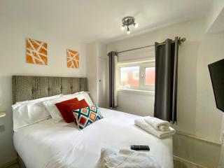 Kennedy House by Blackpool Service Apartments - 3