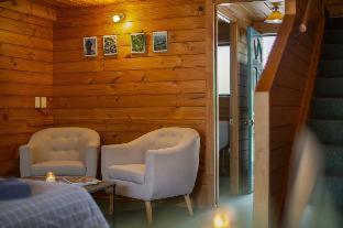 Smoke Lake Hot Springs Lodge & Camp - 6