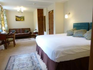 Collaven Manor - 8