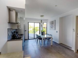 Brand New Two Br Penthouse with a Private Roof Patio! Totally Equipped. - Tulum Pueblo - 2
