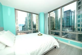 Chic 2-Bedroom in Central Downtown with Stunning Water Views - Vancouver - 4