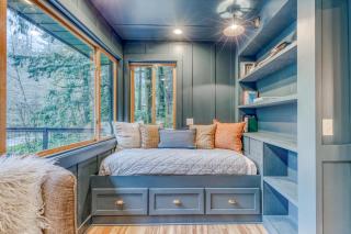 Hygge Cabin On The River - 3