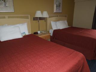 Days Inn by Wyndham Louisville Airport Fair and Expo Center - Louisville - 4