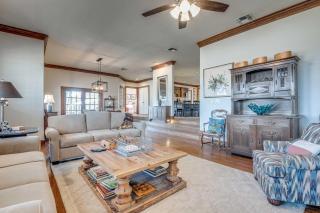 Serene Hill Country Wildlife Sanctuary w/ Porch - Boerne - 5