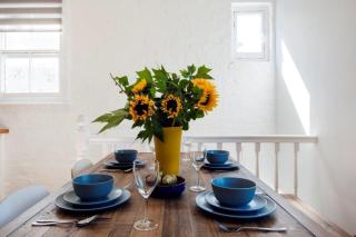 Modern Family Home in London Close to Amenities and Train - Londra - 2