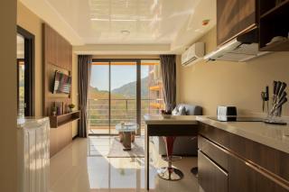 NaiHarn Sea Condo by Holy Cow, 1-BR, mountain view - Nai Harn Beach - 9