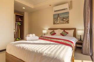 NaiHarn Sea Condo by Holy Cow, 1-BR, mountain view - Nai Harn Beach - 1