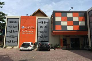 Edotel Syariah Nilam Sari Mitra RedDoorz - Pekanbaru - 9