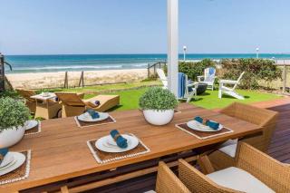 Absolute Beachfront Family Size Home - Gold Coast - 8