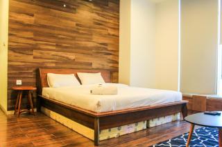 Homey and Warm 3BR Apartment at Ambassade Residences By Travelio - 0