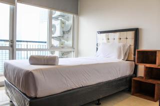 Homey and Warm 3BR Apartment at Ambassade Residences By Travelio - 9