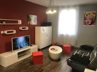 APPARTEMENT STYLE POP ART avec GARAGE CENTRE HISTORIQUE BEZIERS - 0