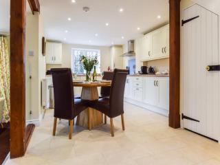 Queen Mary - Winchcombe - 5