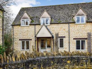 Queen Mary - Winchcombe - 0