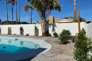 6 Mi to Lookout Mountain Scottsdale Home with Grill - 1