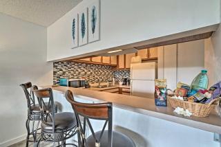 Kailua-Kona Condo w/ Lanai, Walk to Beach + Pier! - 2