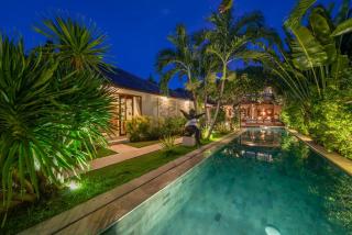 Villa Teman - Luxury 4BR Villa in Central Seminyak - HUGE POOL - Seminyak - 0