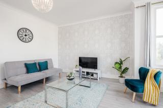 Business & Leisure 2 BR & Parking by Damask Homes - Ilford - 5
