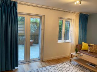 Cool Blue - Maida Vale! - 9