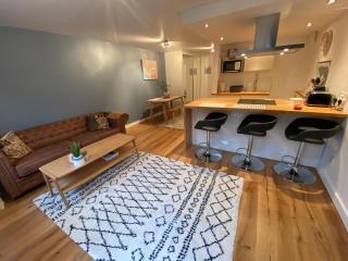 Cool Blue - Maida Vale! - 8