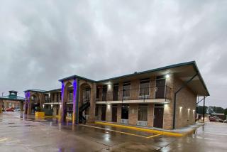 Days Inn by Wyndham Forest - Forest - 8
