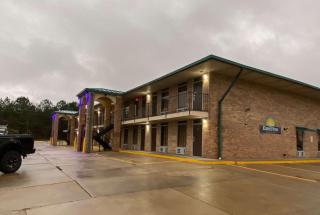 Days Inn by Wyndham Forest - Forest - 5