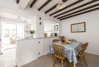 Jurassic Cottage - 2