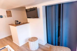 Appartement 2 personnes, Place St Sauveur à 2min - 3