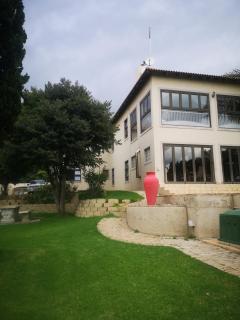 Bristow Luxury Suites With Back Up Power and Free Wi-Fi - Roodepoort - 0