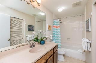 Hale Moi 112B, Queen Bed, Breakfast Bar, Lanai, AC, Sunsets condo - Princeville - 3