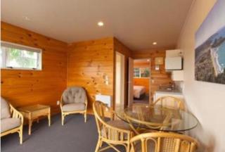 Pauanui Pines Motor Lodge - 1