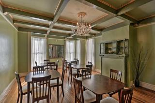 Sun, Surf & More! Spacious Group Home in Galveston - 8