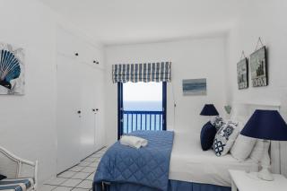 Santorini Akrotiri 30 - Family only - Ballito - 4